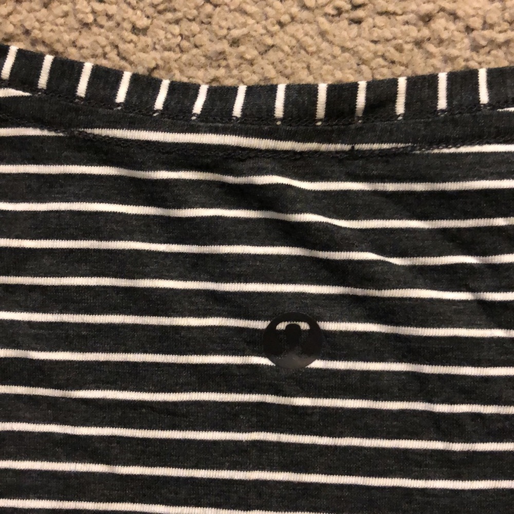 Love Short Sleeve T-Shirt, V Neck, Modern Stripe Heathered Black White, Size 2 - Picture 4 of 4
